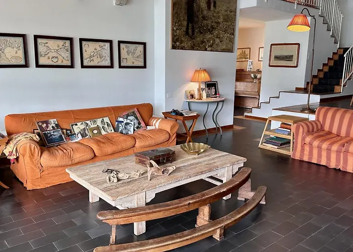 Luxury Lakefront On Maggiore With Private Cerro (Laveno-Mombello)